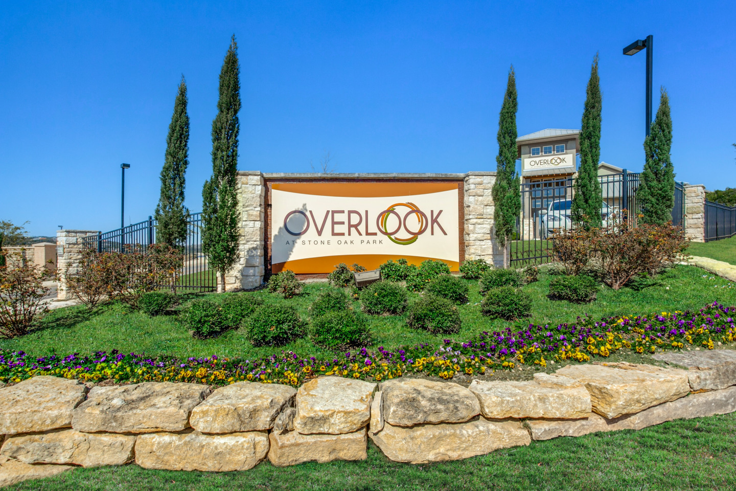 Overlook at Stone Oak Park Apartments Image 1
