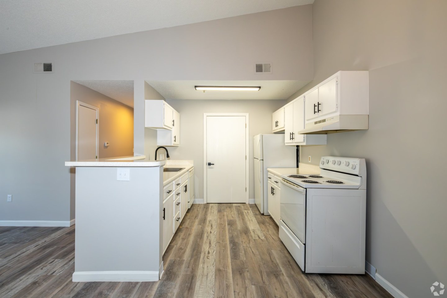 The Landings at Steele Creek Apartments Image 9