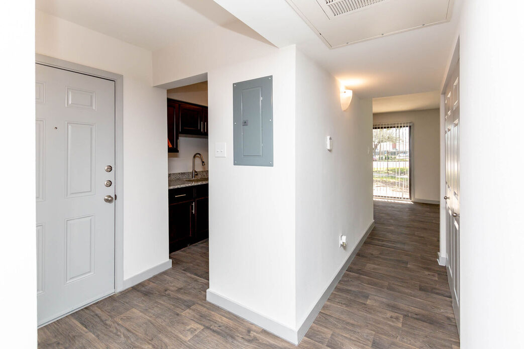 Glen Oaks Image 7