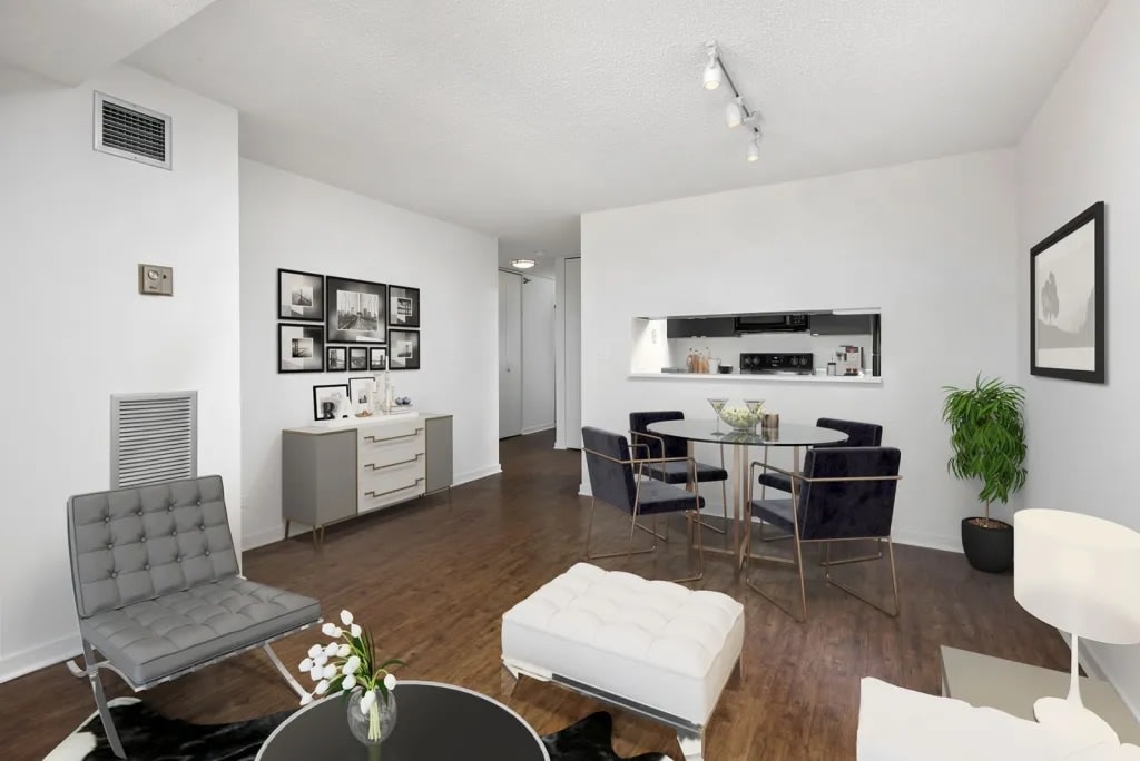 1133 North Dearborn Image 23