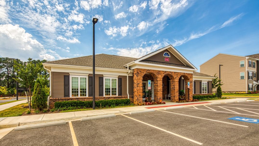 Valor Apartment Homes Image 48