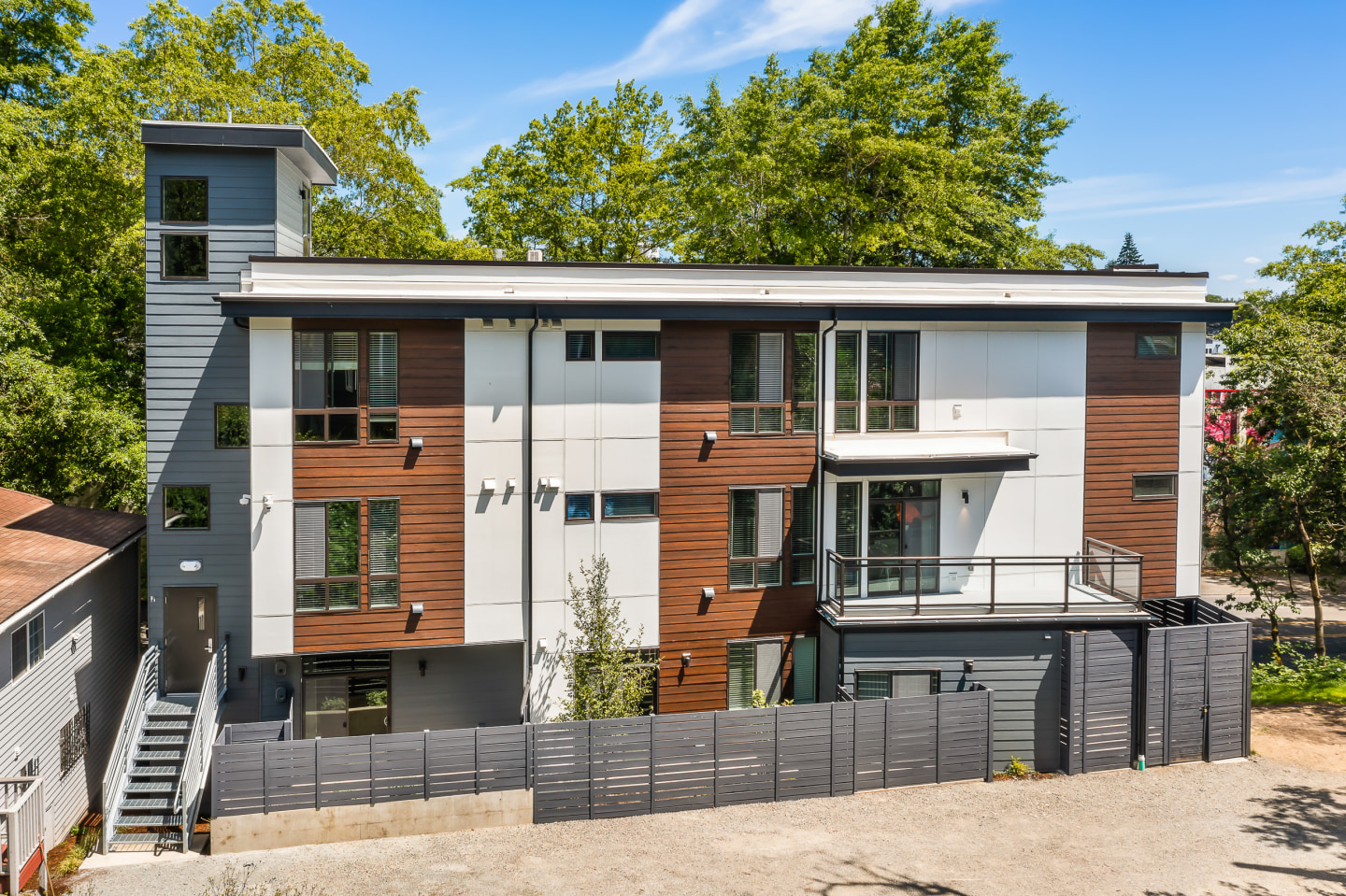 4029 Rainier Image 38