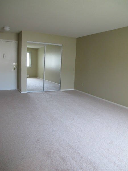 LaBlanche Apartments Image 11