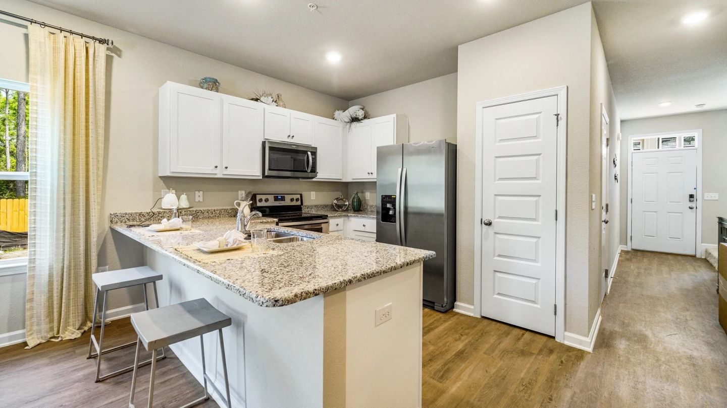 Gulf Stream Apartments Image 2
