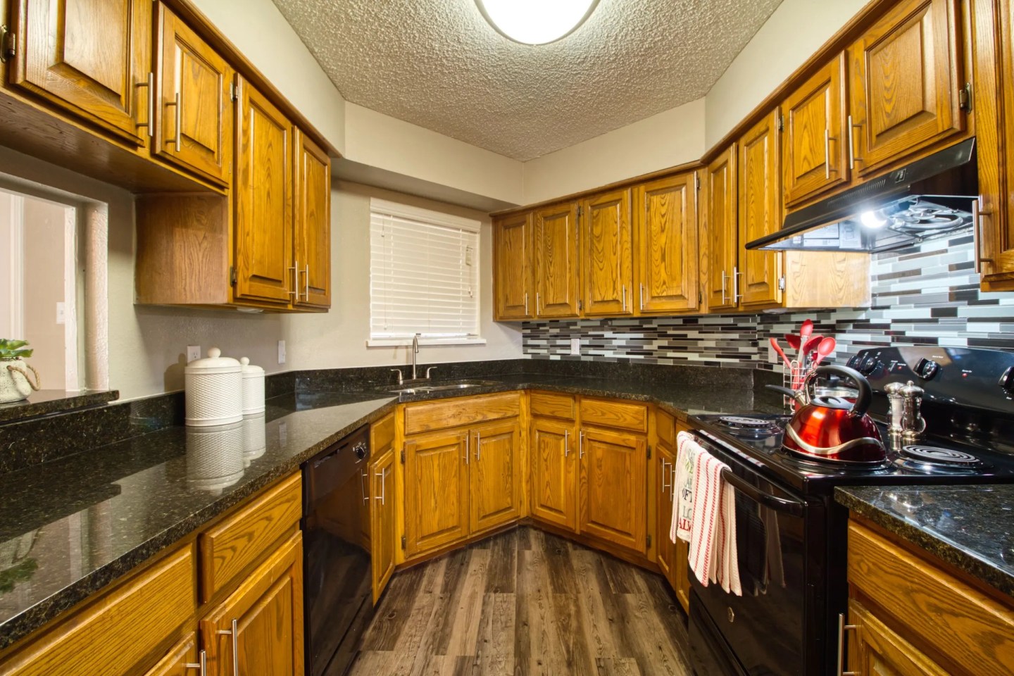 4000 Horizon Hill Image 9
