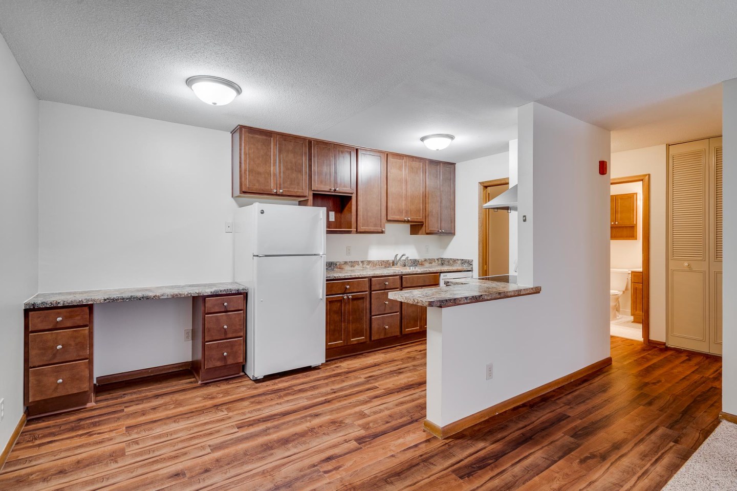 Bryant Manor Apartments Image 40