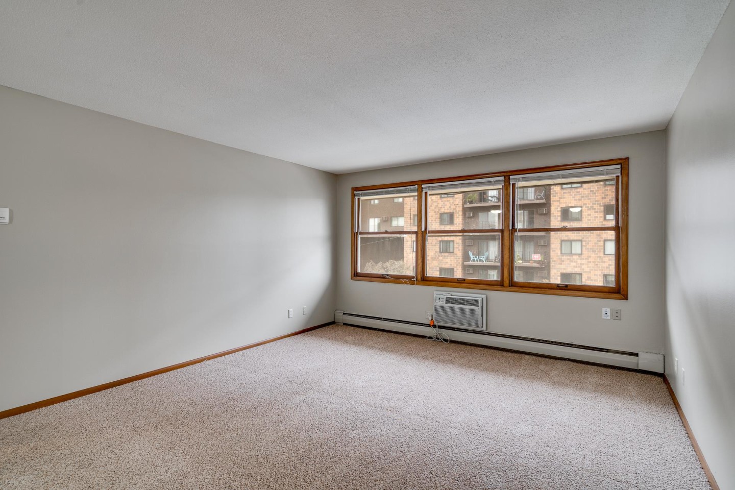Bryant Manor Apartments Image 42