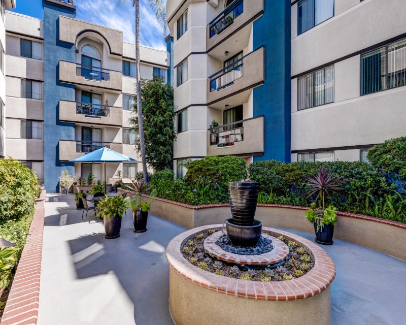 Palm Court Apartments Image 35