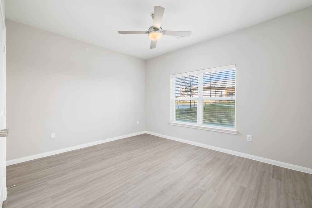 Oak Creek Image 15