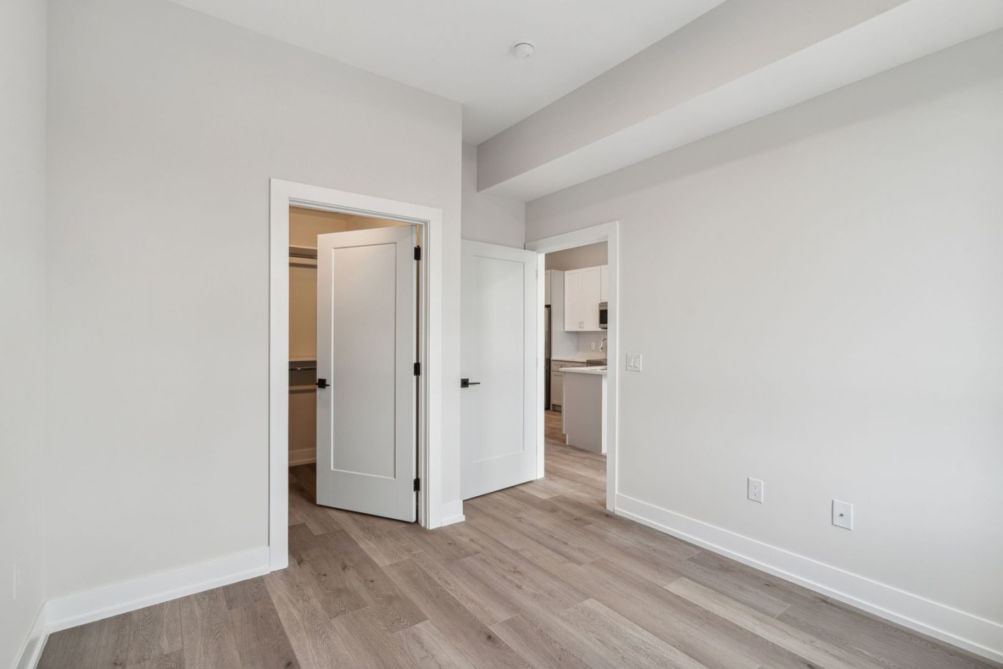 342 W Girard Avenue Image 6