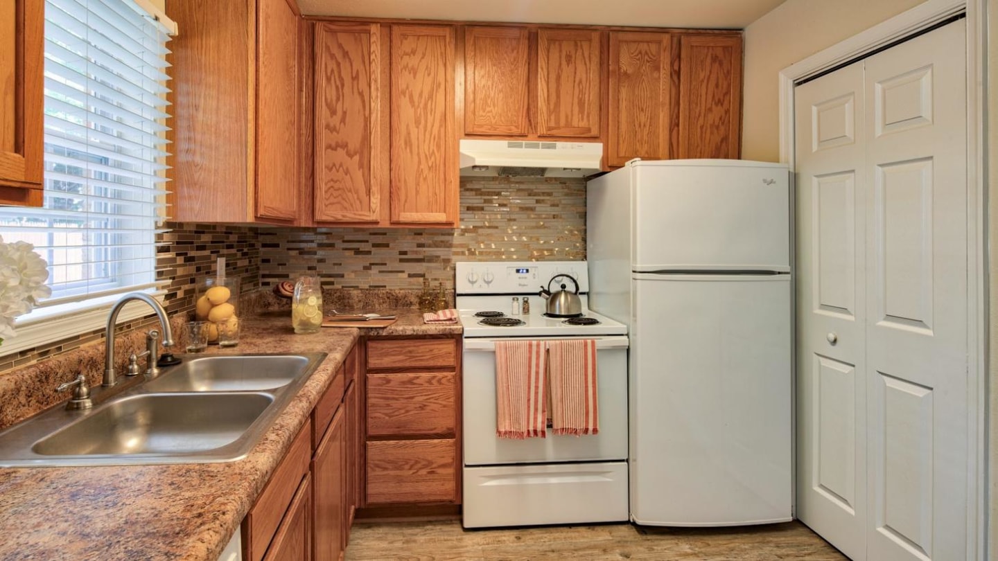 Lakeville Townhome Apartments Image 7