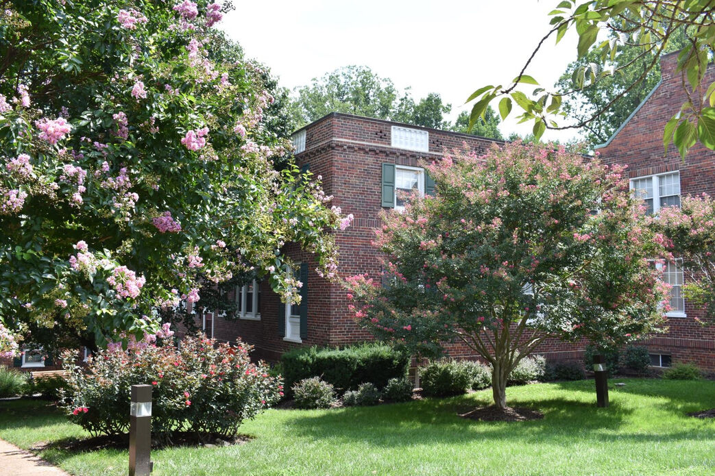 Colonial Village Apartments Image 20
