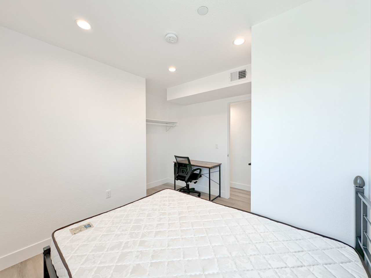 TL 1361 W 35th St - Co-Living Image 21