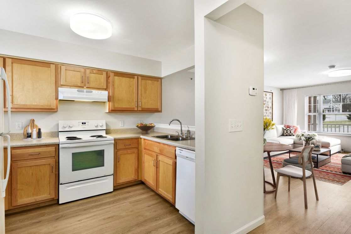 Creekwood Apartments Image 2