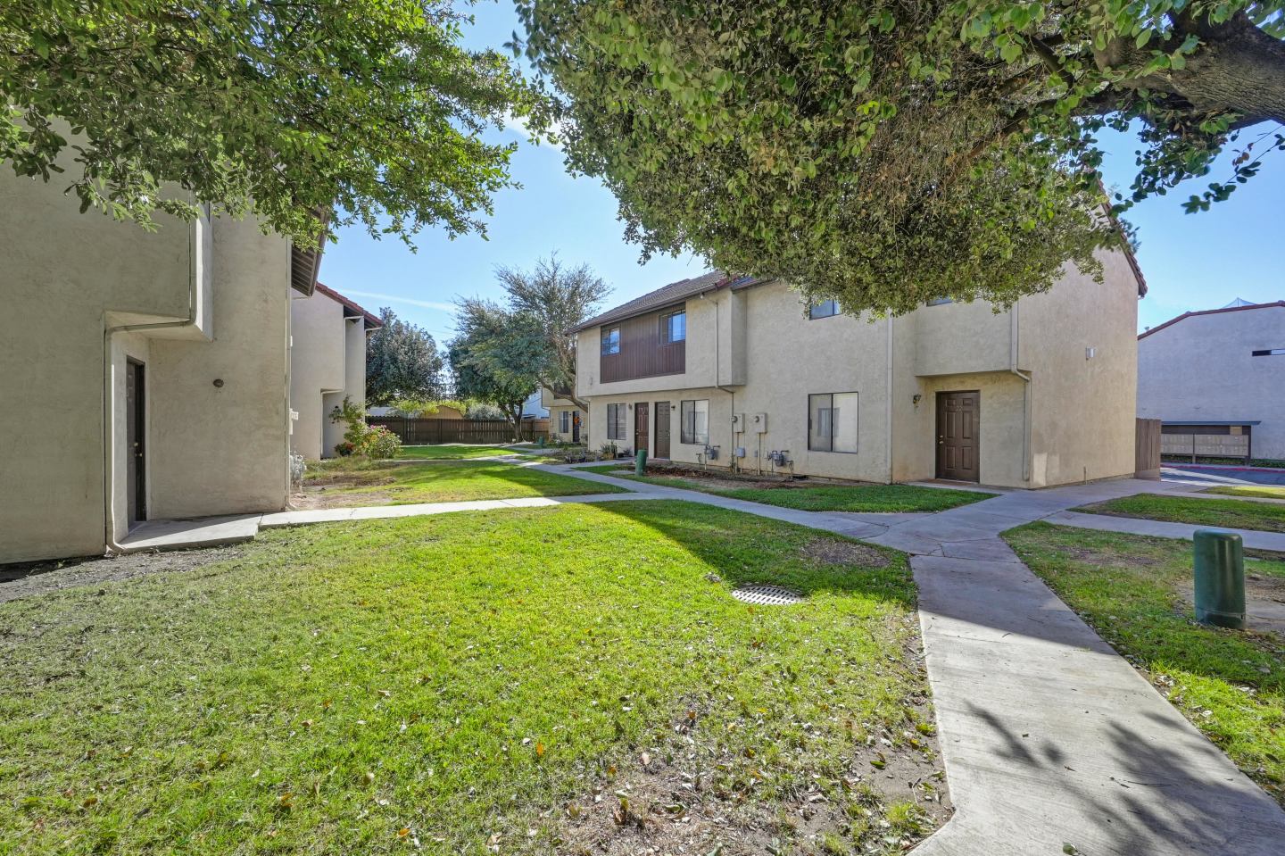 Townhomes at 201 Image 34