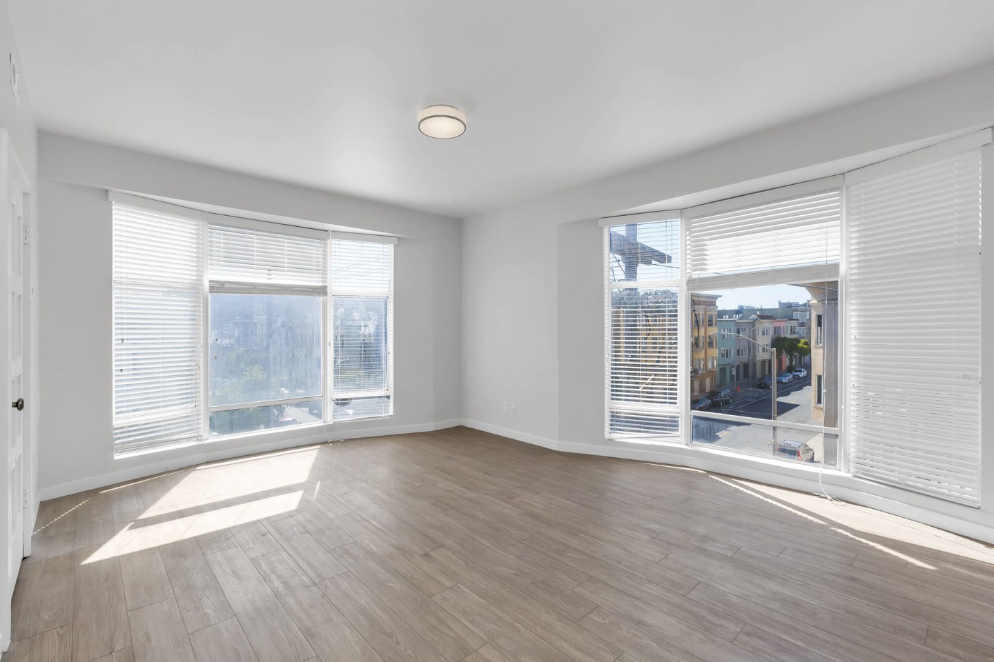 900 Broderick Image 16