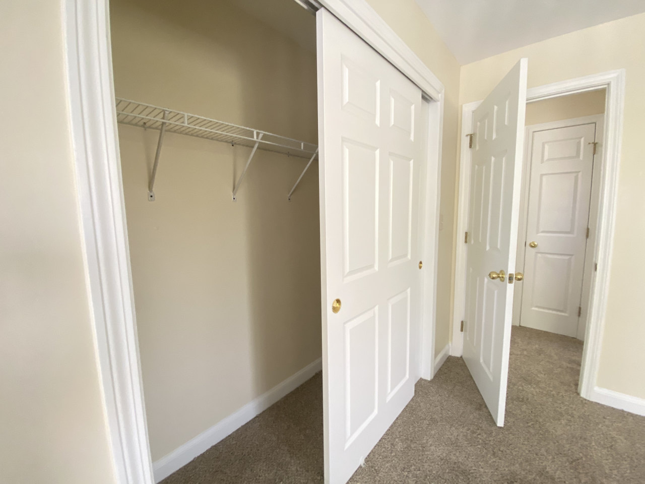 Hooksett Hollows Condominiums Image 18