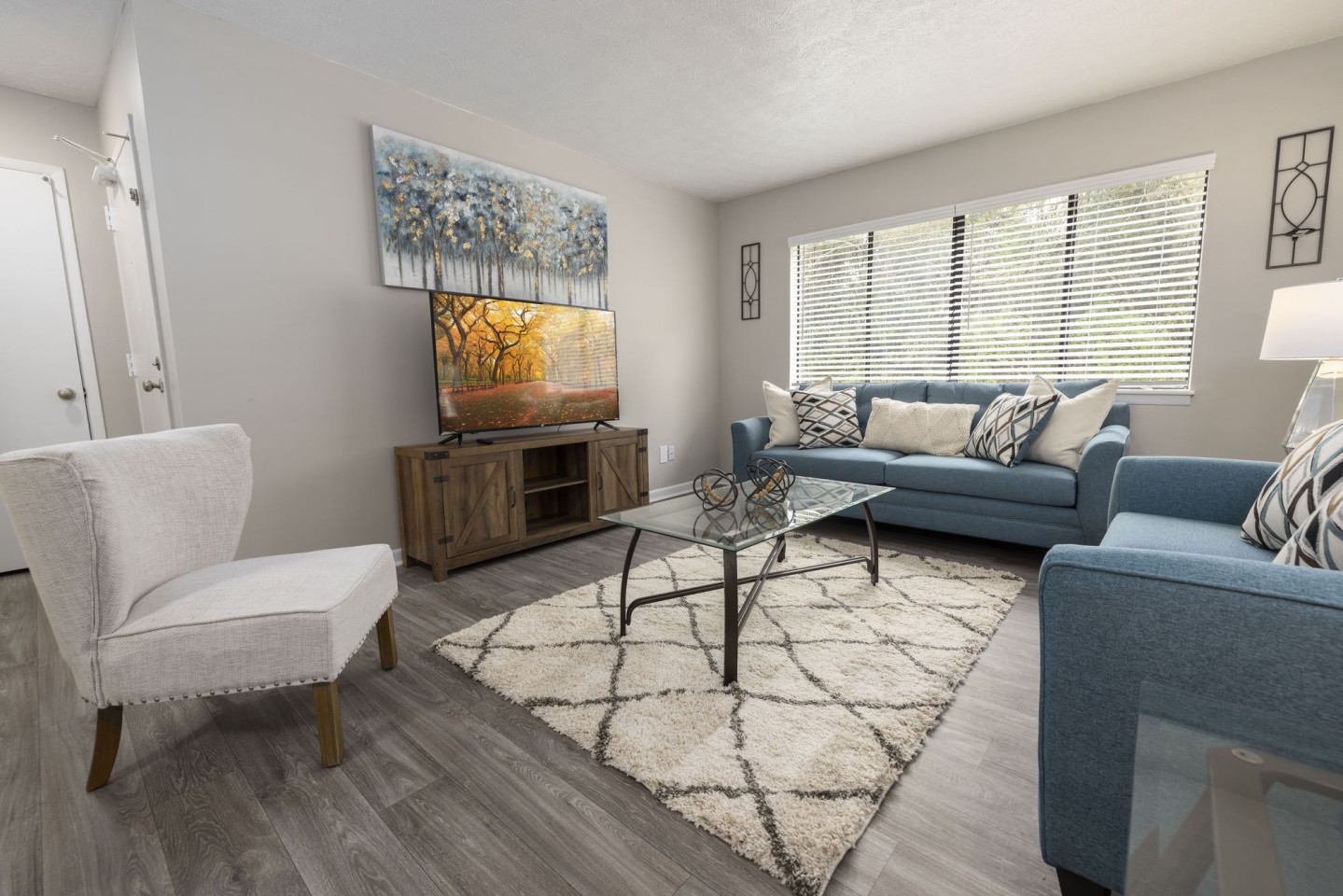 Cross Creek Apartments Image 12