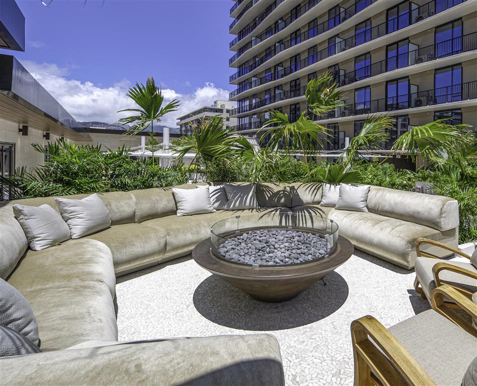 Lilia Waikiki Image 23