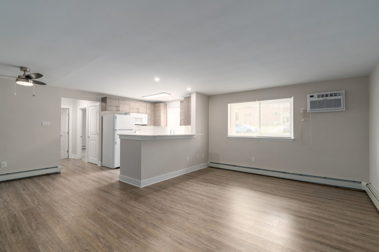 Spruce Court Apartments Image 6