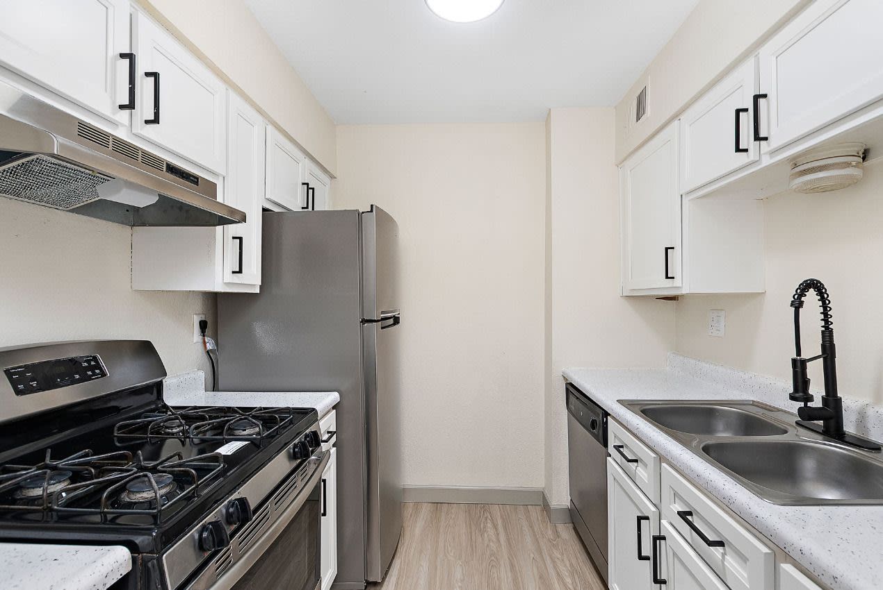 Oval Spring Apartments Image 9