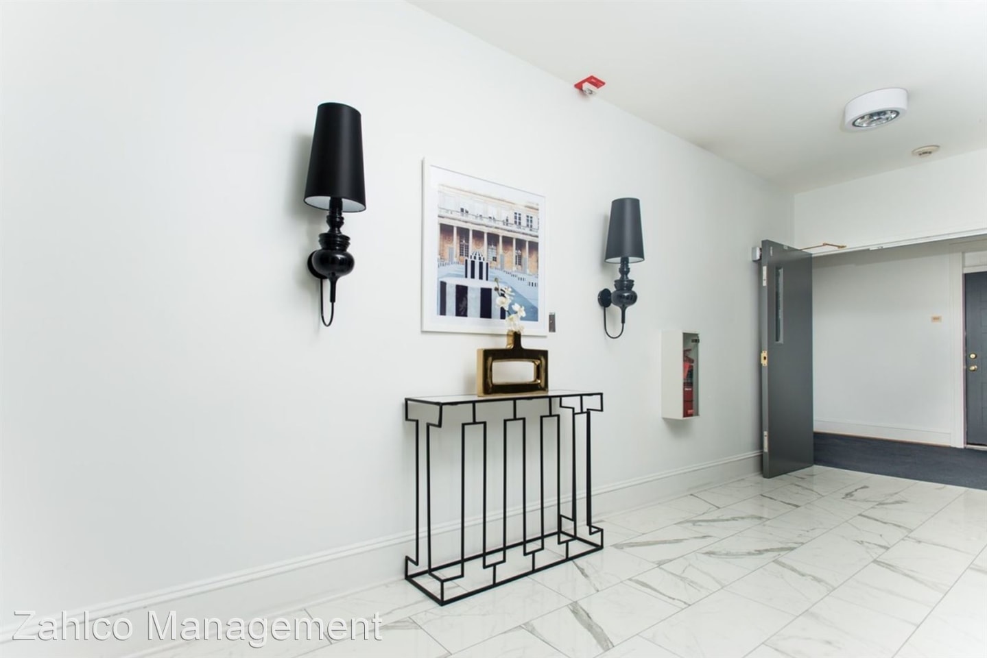 306 W Franklin Image 13