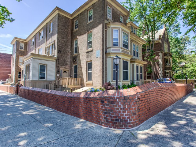 4100 Locust St Image 3
