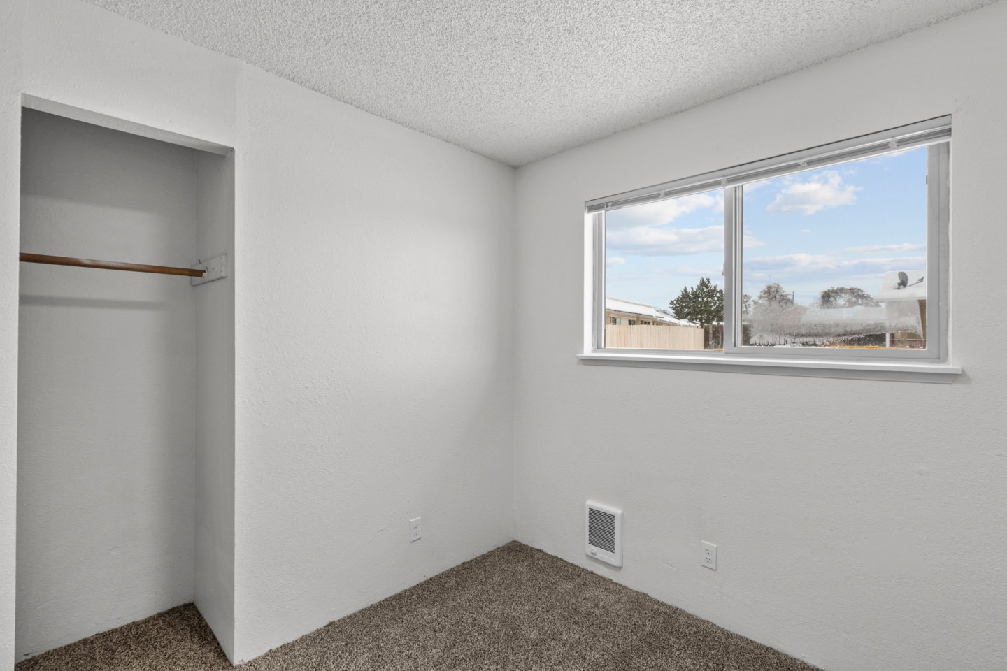 Creekside Apartments Image 16
