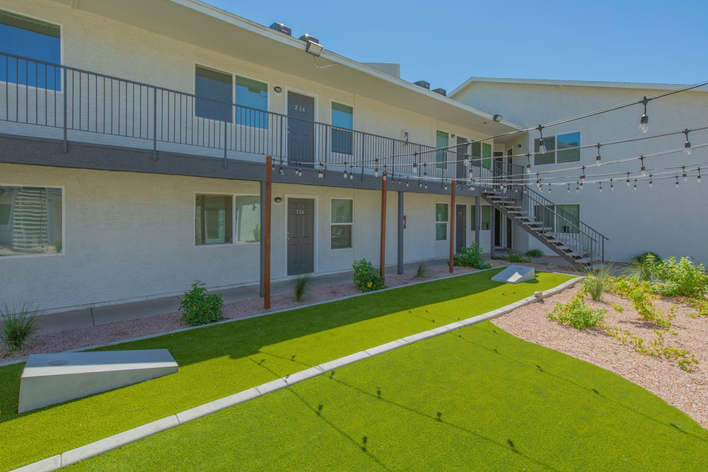 Two Five Greenway Apartments Image 2