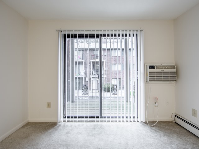 Lowell Arms Apartments Image 10