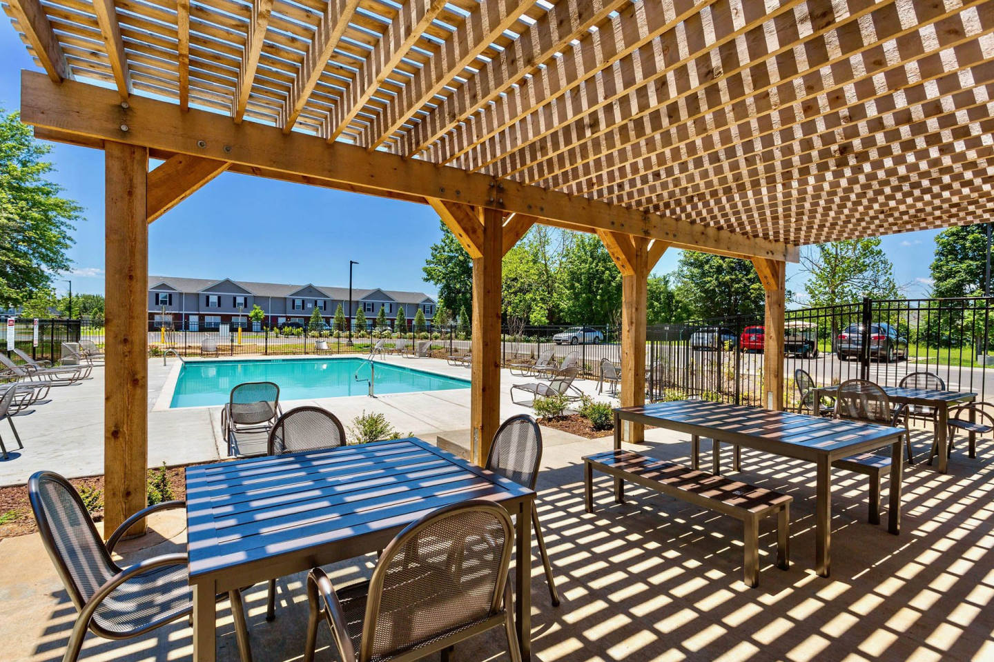 Chariot Pointe apartments Image 10