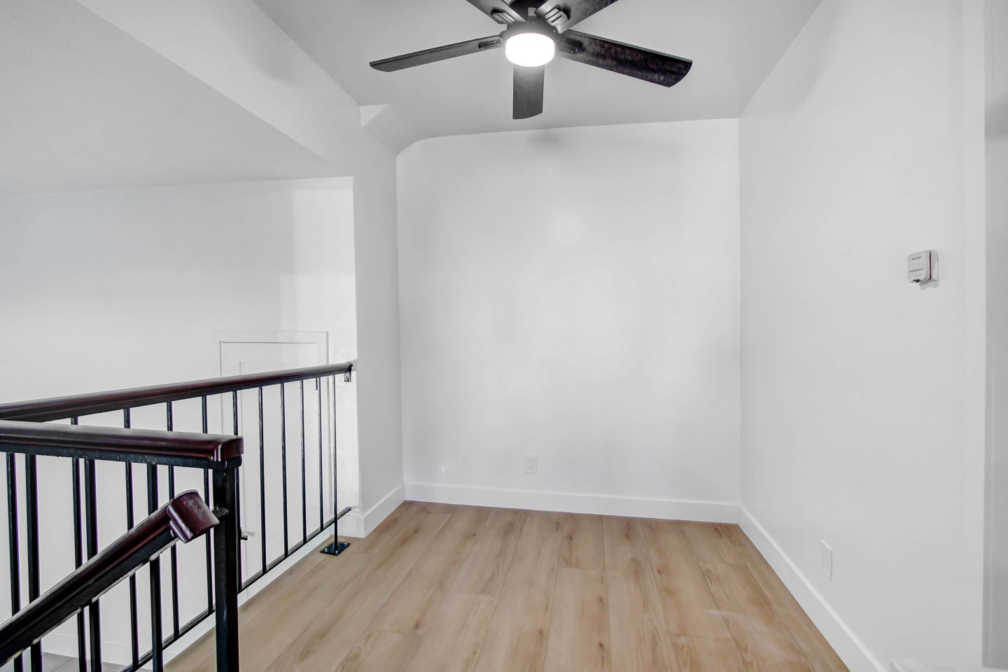 1022 Euclid Apartments Image 3