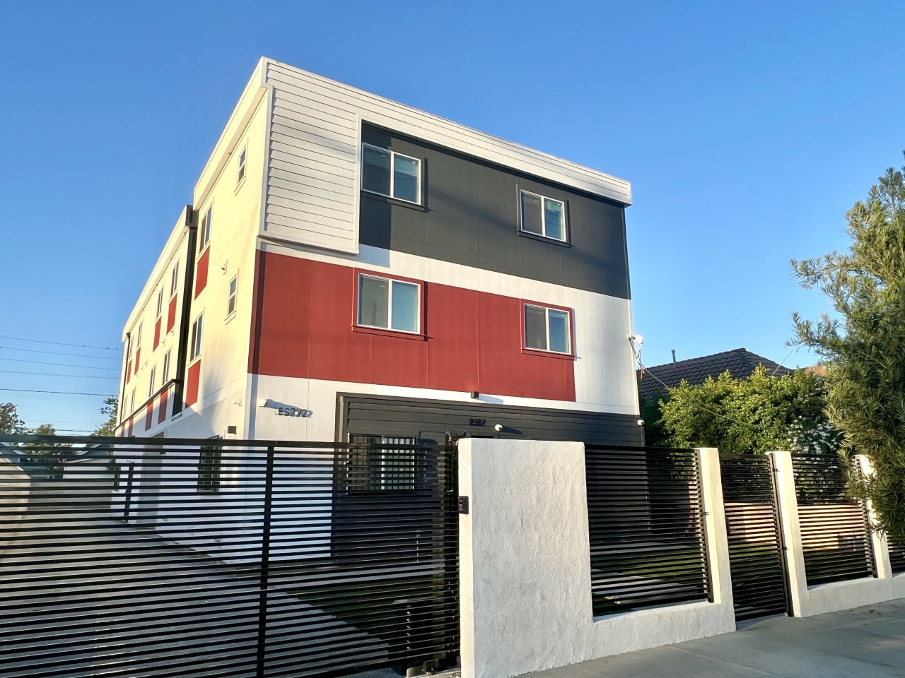 1587 W 35th Street - Co-Living Image 33