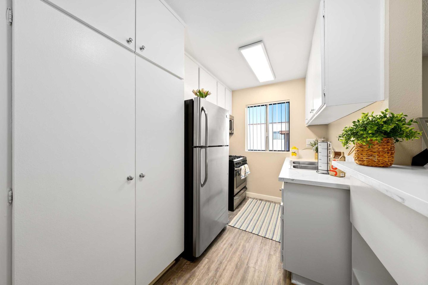 Summerview Beach Resort Luxury Apartments Image 49