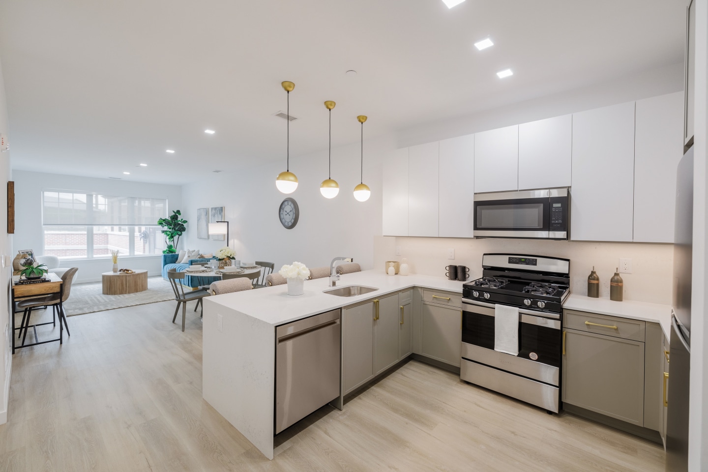 110 Washington Image 19