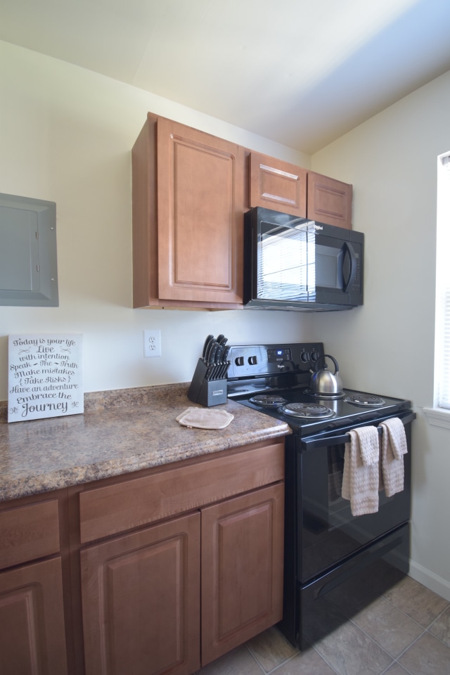 Stansbury Manor Image 15
