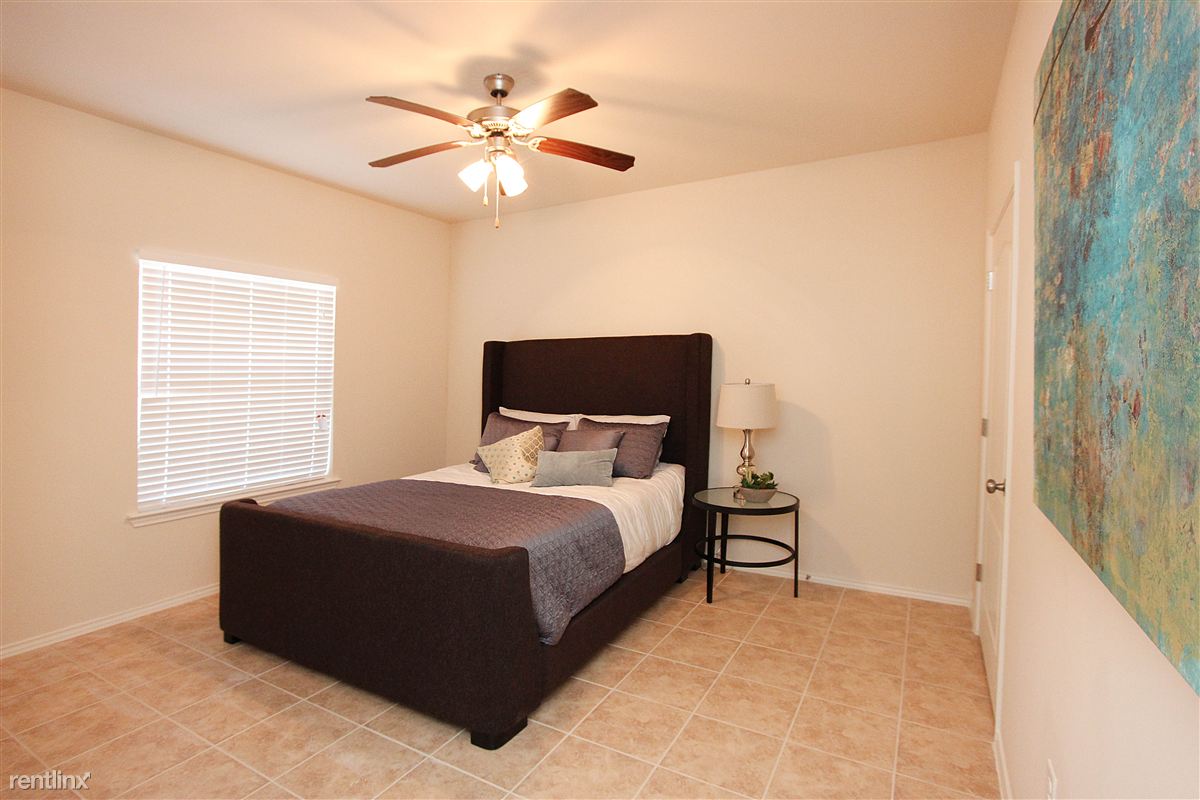 Stone Knights Apartments Image 7