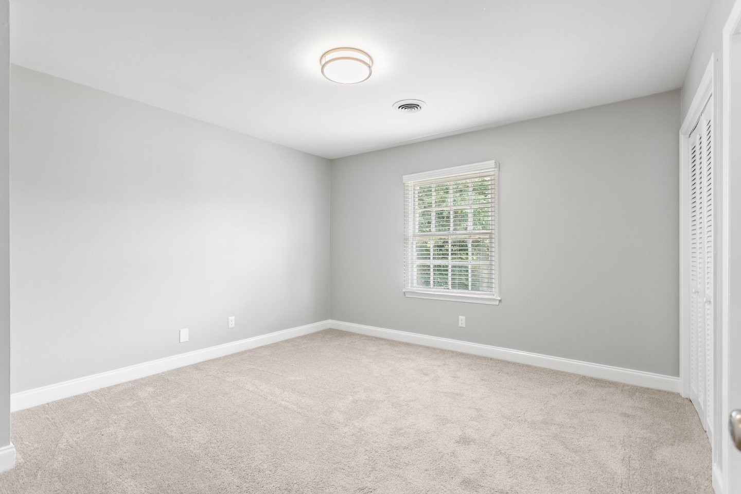 Meadowview Apartments and Townhomes Image 28