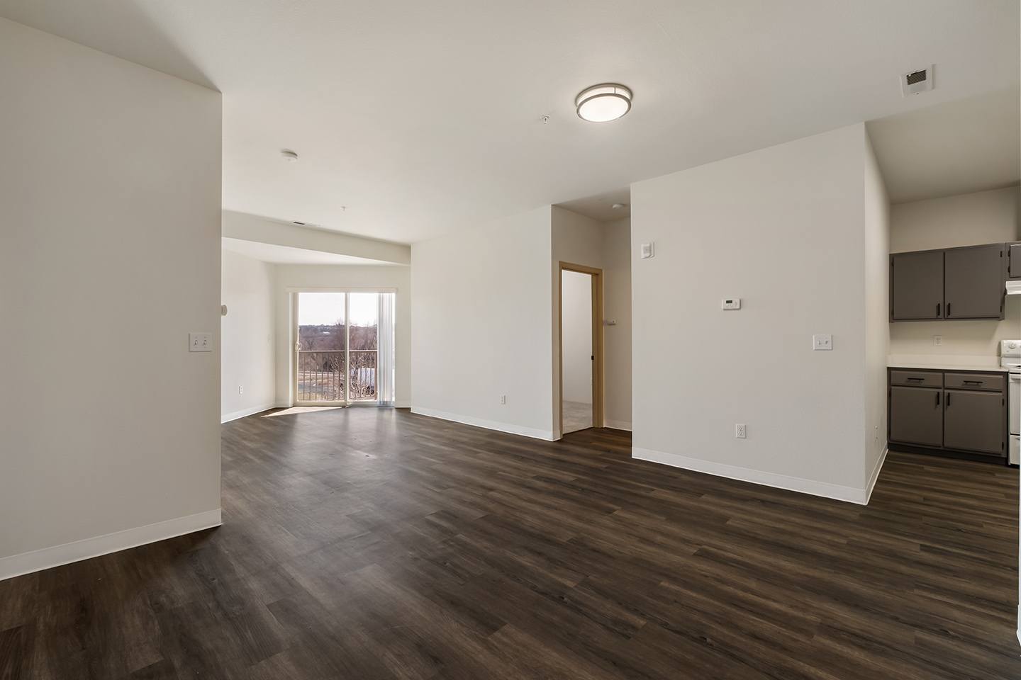 Shoreline Village Apartment Homes Image 50