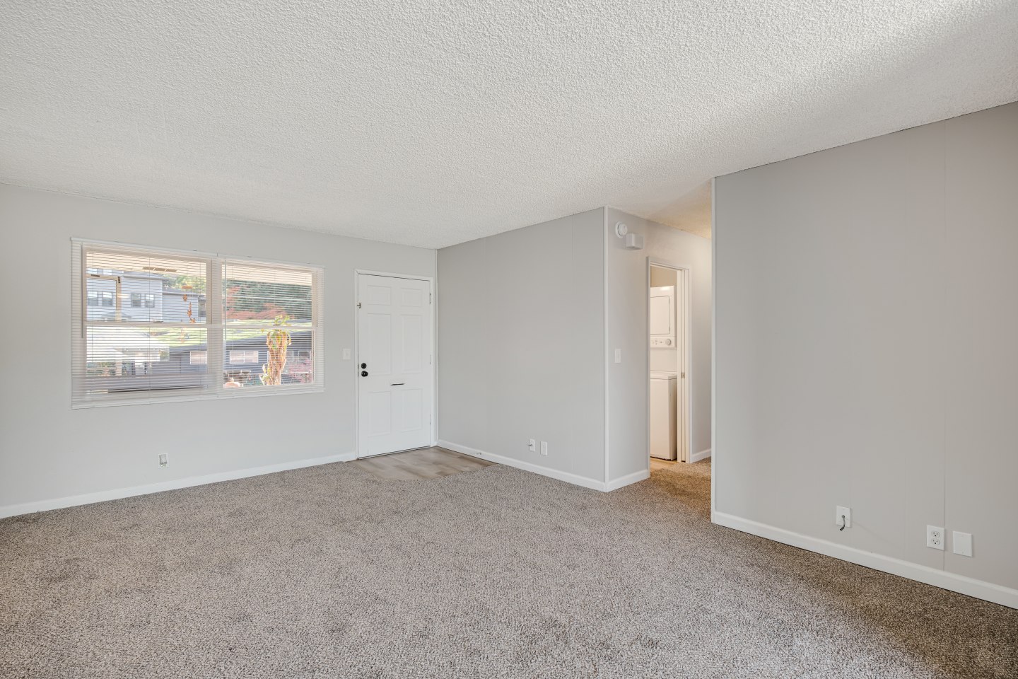 Monroe Manor Apartments Image 13