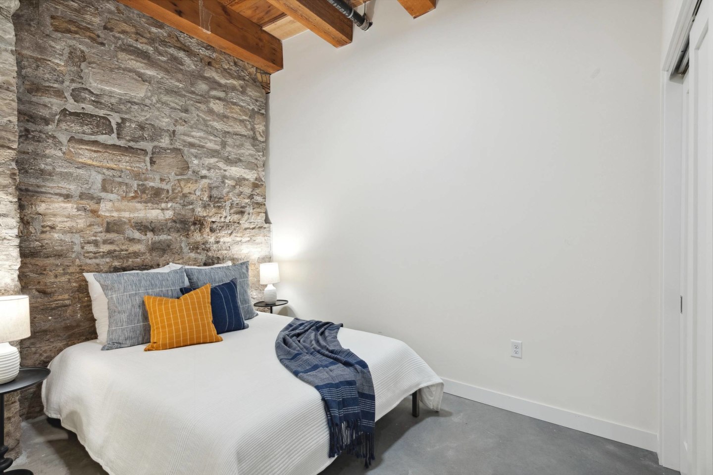 724 Lofts Image 15