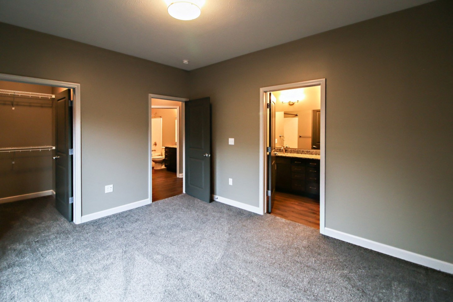 Lincoln Summit Falls Apartments & Townhomes Image 39