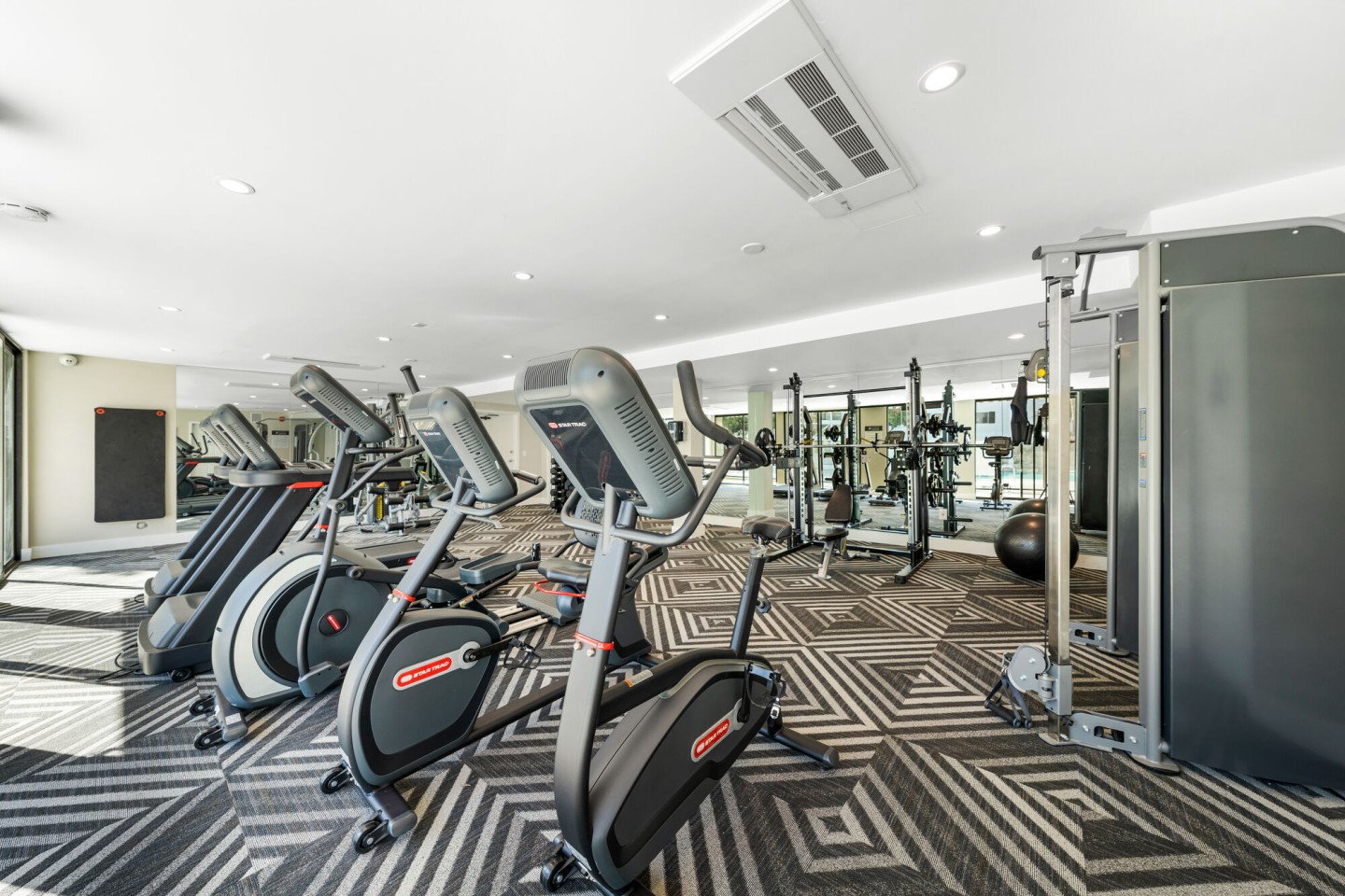 Summerview Beach Resort Luxury Apartments Image 21