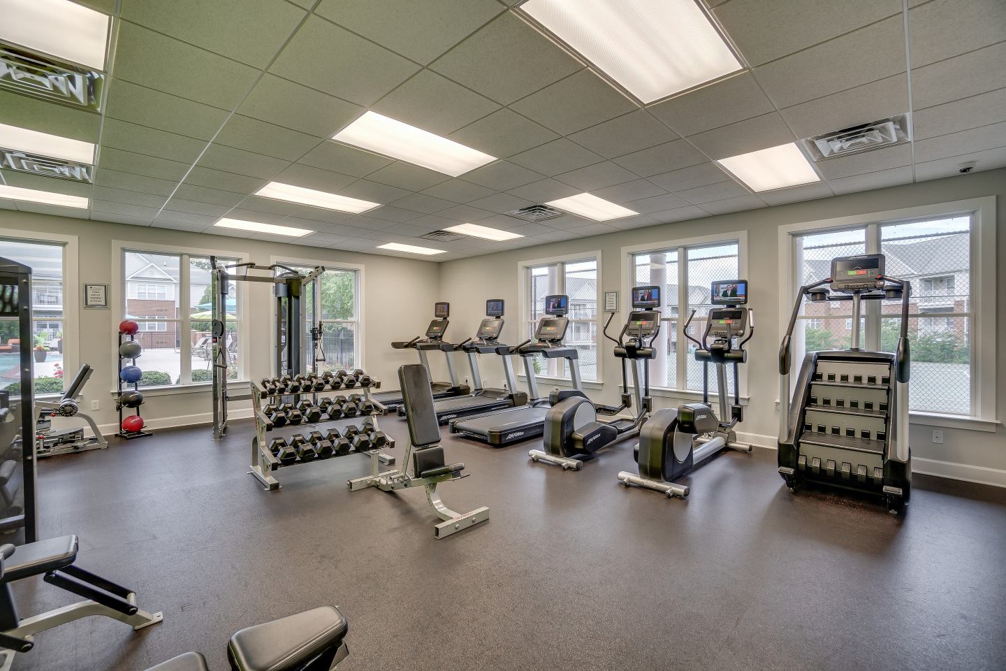 White Oak Luxury Apartments Image 7