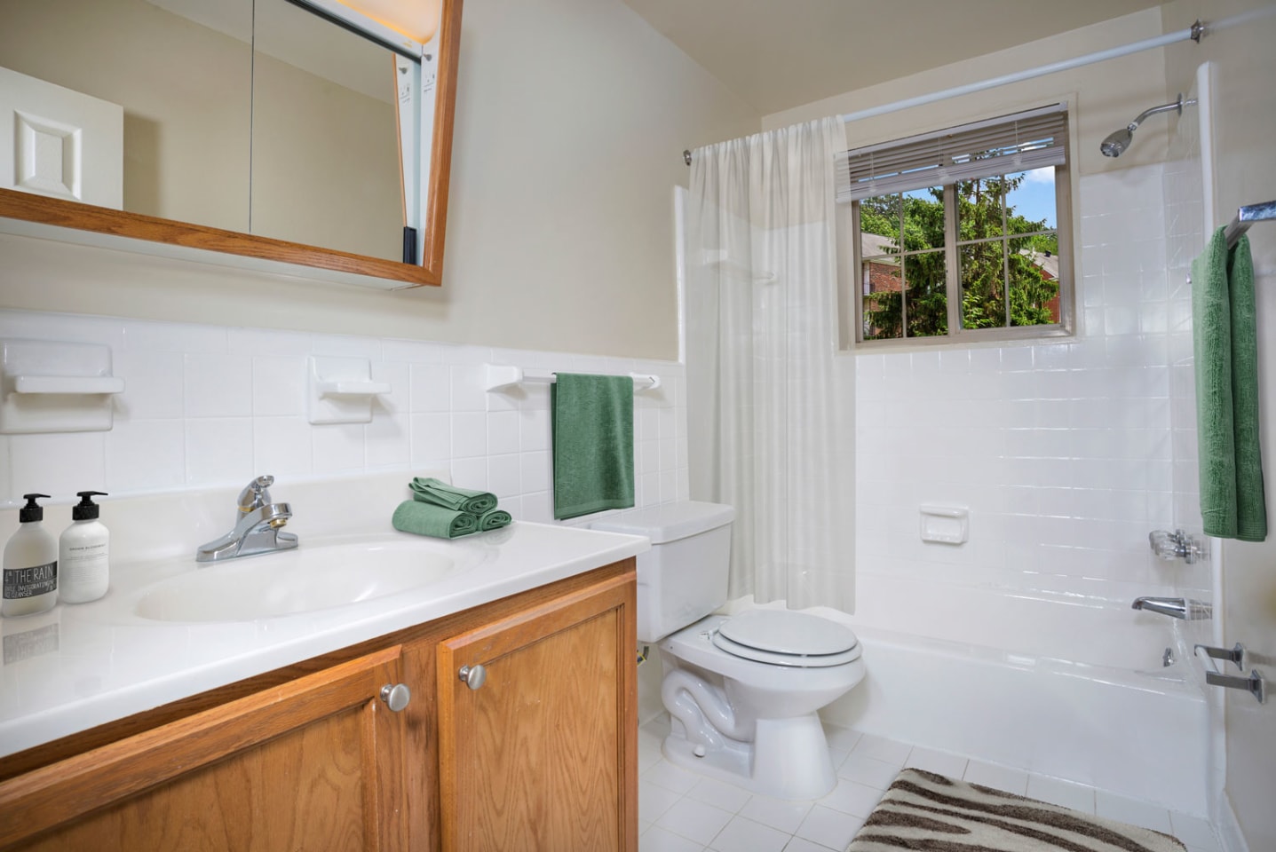 Whitehall Square Apartments Image 6
