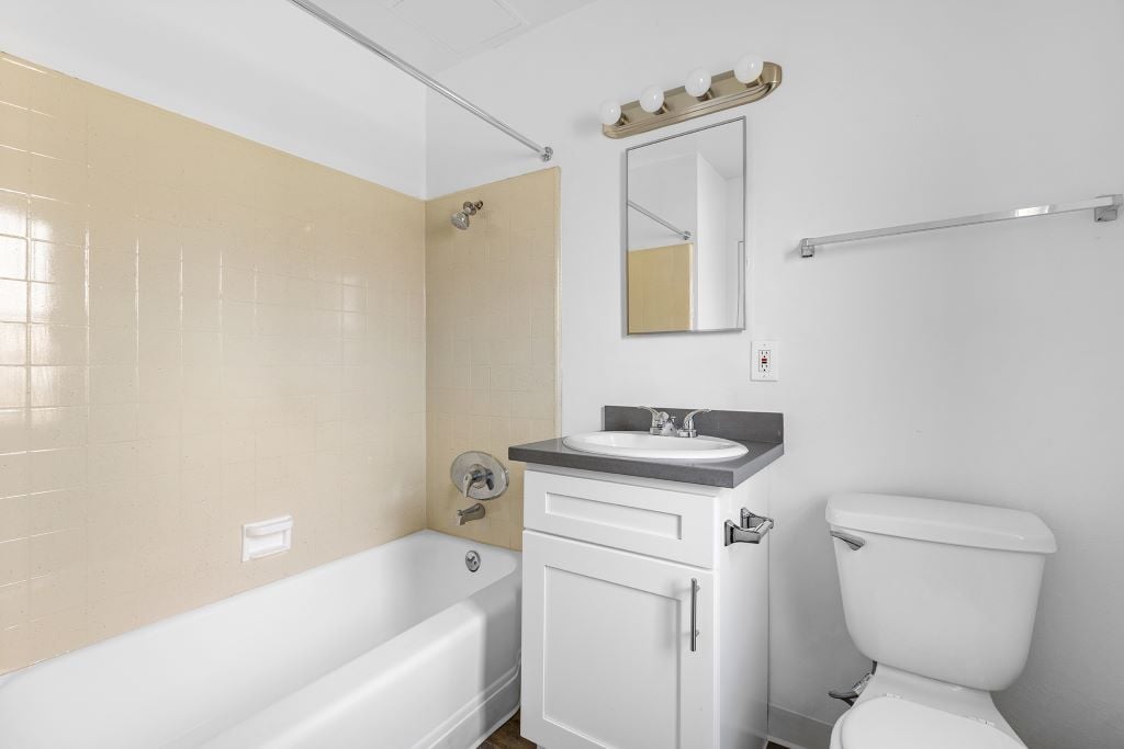 Gloria Homes Apartments Image 14