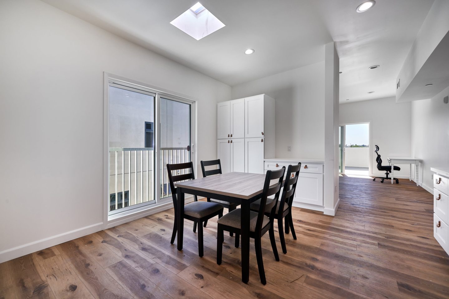 2600 S Catalina Street - Co-Living Image 15