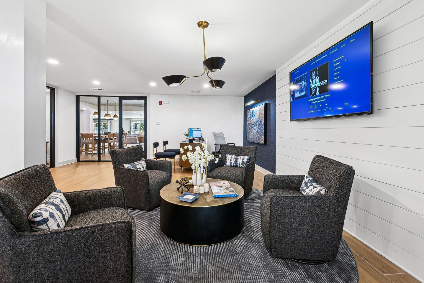Elme Sandy Springs Image 35