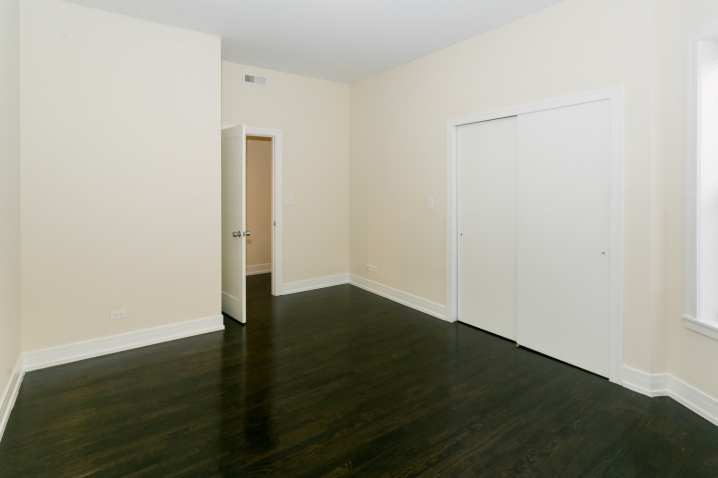 5118  S. Greenwood Image 16