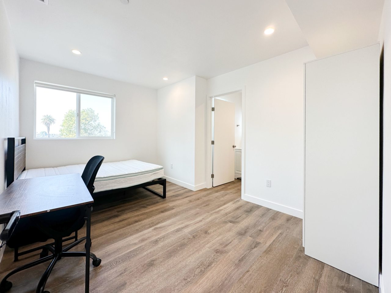 1443 West 37th Drive Image 26